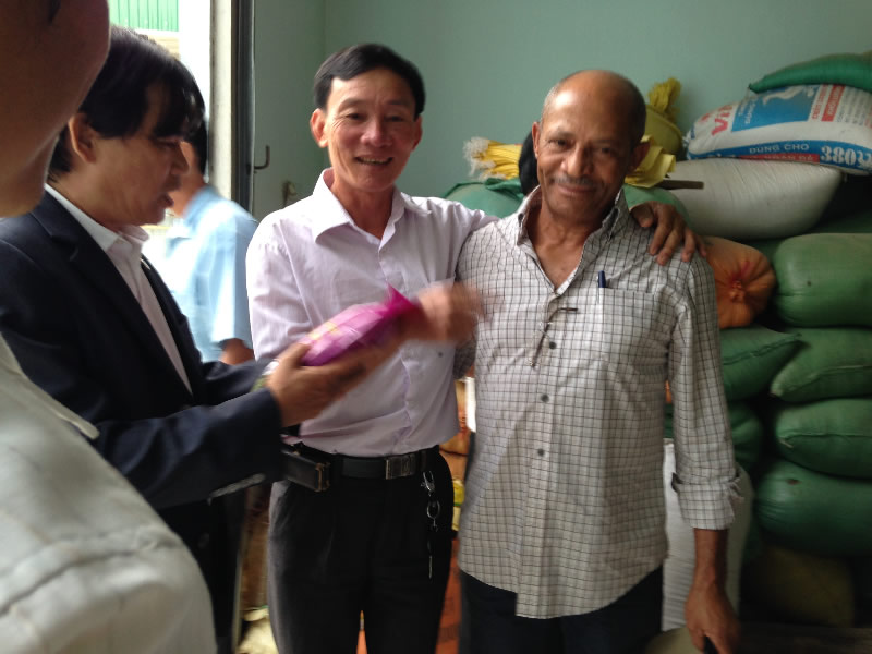 Trường đại học Wasat Mỹ và các lãnh đạo Bộ NN cùng PTT Vương Đình Huệ đến thăm Cty Vĩnh Hòa